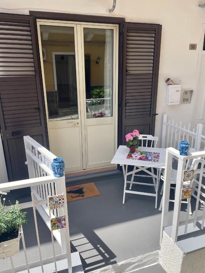 Ninni Mondello House Exterior foto